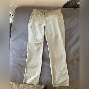 Under Armour match play pants in khaki color